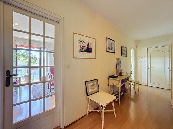ST-CYR-SUR-LOIRE - QUARTIER DE LA MÉSANGERIE - T4 avec 2 chambres -  STATIONNEMENT - BALCON - CAVE