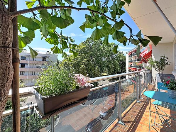 ST-CYR-SUR-LOIRE - QUARTIER DE LA MÉSANGERIE - T4 avec 2 chambres -  STATIONNEMENT - BALCON - CAVE