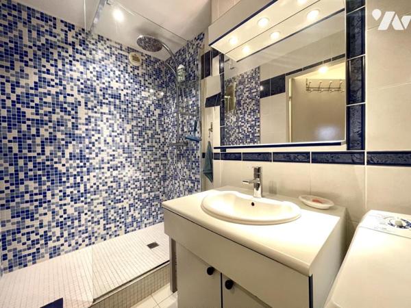 Dans Résidence sécurisée avec ascenseur et place de parking sécurisée en sous-sol 