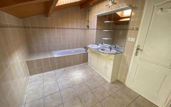 Maison à vendre    5 pièces •  Nieul