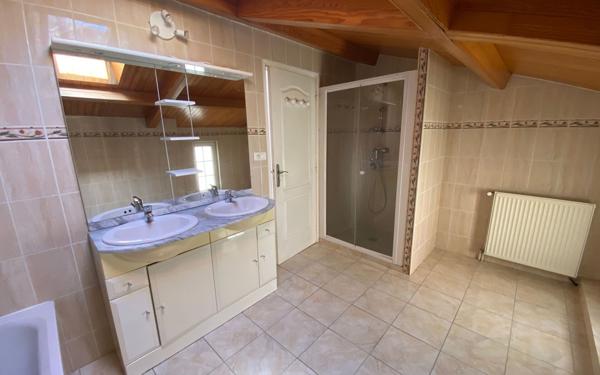 Maison à vendre    5 pièces •  Nieul