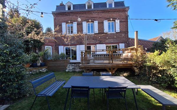 Maison à vendre    6 pièces • 162 m2 Mont-Saint-Aignan