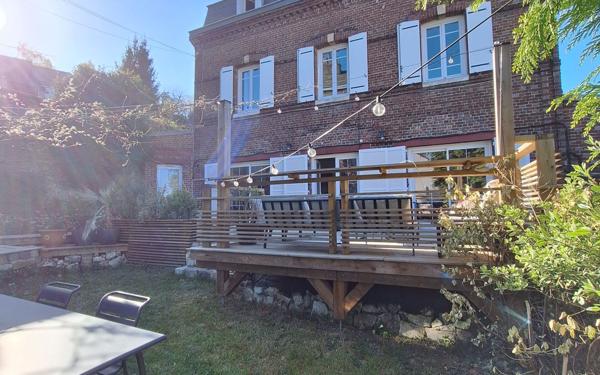 Maison à vendre    6 pièces • 162 m2 Mont-Saint-Aignan