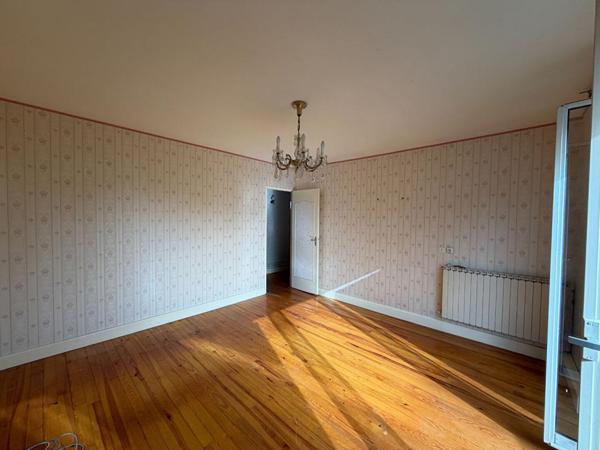 Jolie maison ancienne à rénover à Pougues Les Eaux