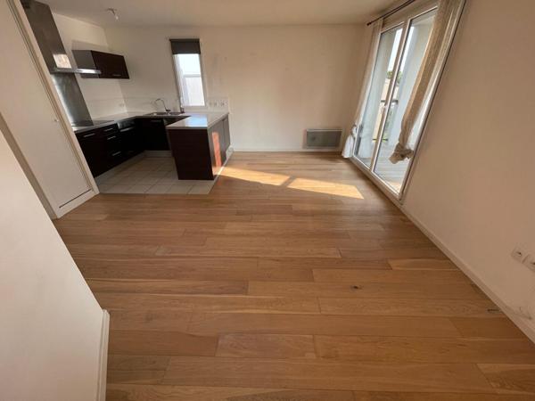 A LOUER : T2 à LILLE • Rue Frédéric Combemale - CHU EURASANTÉ • 805 € CC • Réf. 001-00209-001
