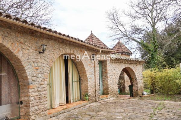 Maison à SAUVE, 30610 - 12 pièces 1000m²
