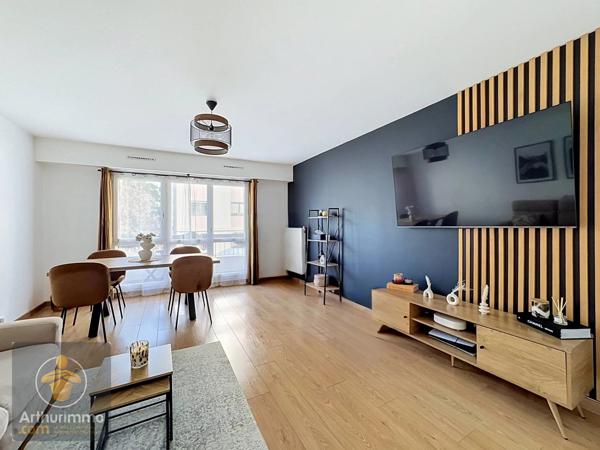 Vente                                                      Appartement
                        
                     3 pièces                      73 m2                     à Yerres