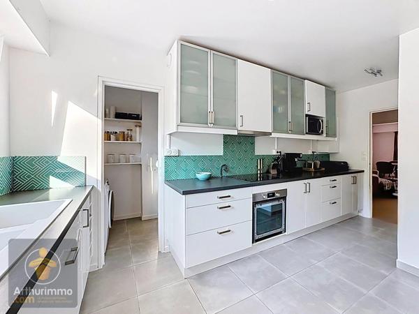 Vente                                                      Appartement
                        
                     3 pièces                      73 m2                     à Yerres