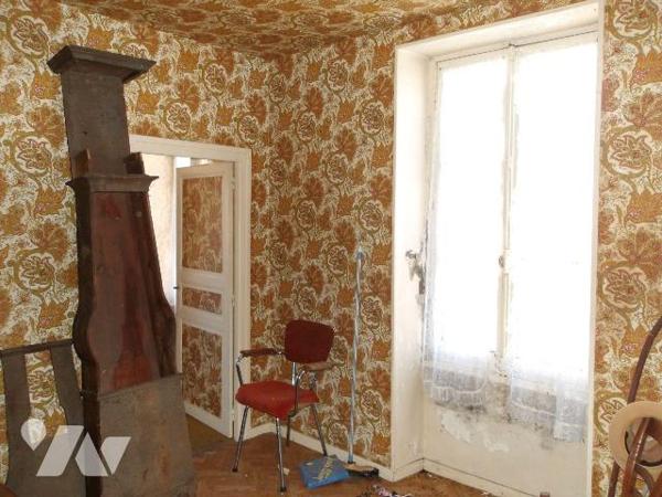 BORD-SAINT-GEORGES (23) CREUSE, A vendre plein c?ur du village une maison en pierres, élevée pa...