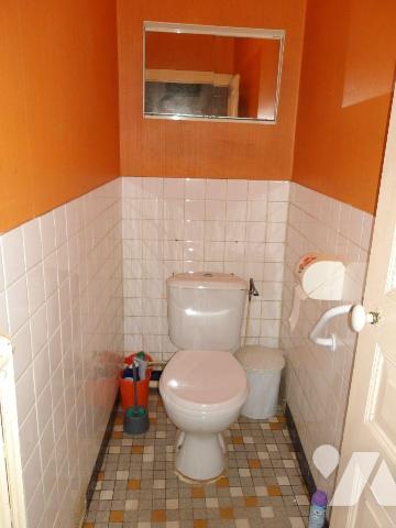 BORD-SAINT-GEORGES (23) CREUSE, A vendre plein c?ur du village une maison en pierres, élevée pa...