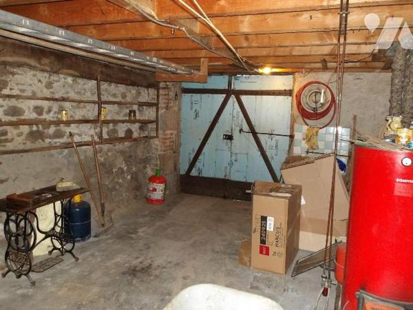 BORD-SAINT-GEORGES (23) CREUSE, A vendre plein c?ur du village une maison en pierres, élevée pa...