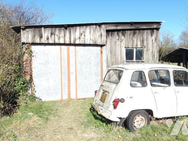 BORD-SAINT-GEORGES (23) CREUSE, A vendre plein c?ur du village une maison en pierres, élevée pa...
