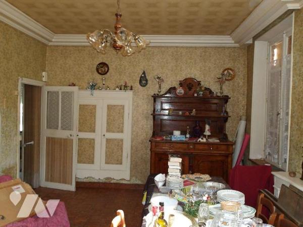 BORD-SAINT-GEORGES (23) CREUSE, A vendre plein c?ur du village une maison en pierres, élevée pa...