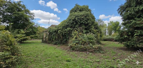 Bâtisses en pierre à réhabiliter avec terrain de 6 hectares ? Proche centre-ville de Bergerac
