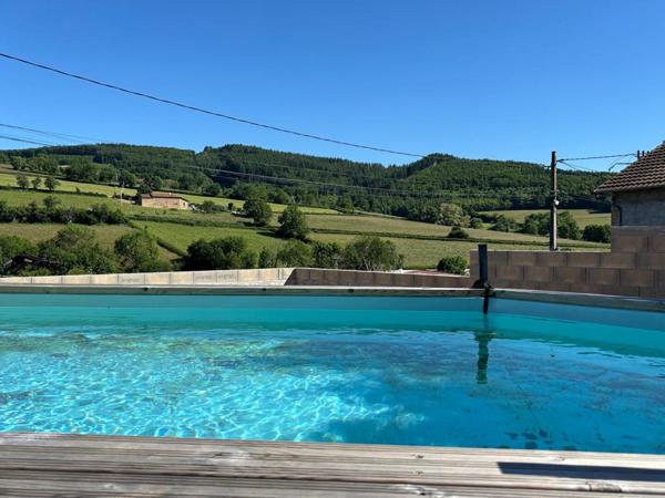 Vaste maison rénovée à proximité des écoles et commerces