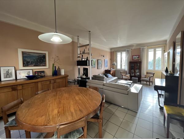 Marseille (13004) Maison de ville terrasse. RARE !