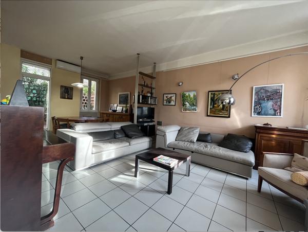 Marseille (13004) Maison de ville terrasse. RARE !