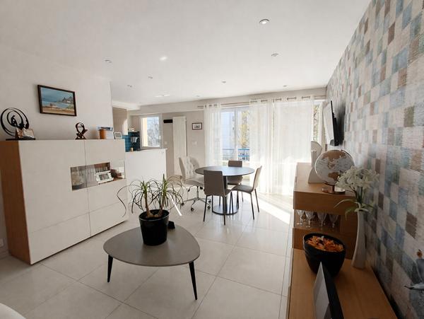 ACHAT/VENTE Appartement LAVAL T3 avec balcon