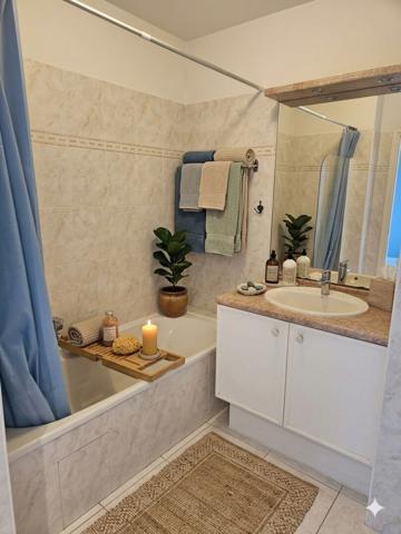 Appartement SEMI-MEUBLÉ - 3 pièces - 66m²
