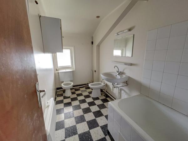 Appartement
                                                                                                                                                                                                                                                                                                                        3 pièce(s)                                                                                                                                                                                                          2 chambre(s)                                                                                                                                                                                                          45  m²
