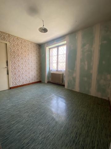 Morigny-Champigny (91150) Nouveauté centre ville Morigny champigny maison ancienne à renover avec grange et terrain de 1260 m2