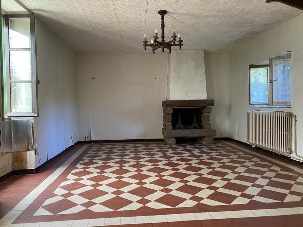 Morigny-Champigny (91150) Nouveauté centre ville Morigny champigny maison ancienne à renover avec grange et terrain de 1260 m2