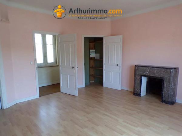 Vente                                                      Immeuble
                        
                     13 pièces                      300 m2                     à Lavelanet