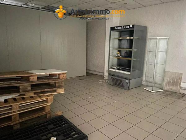 Vente                                                      Immeuble
                        
                     13 pièces                      300 m2                     à Lavelanet
