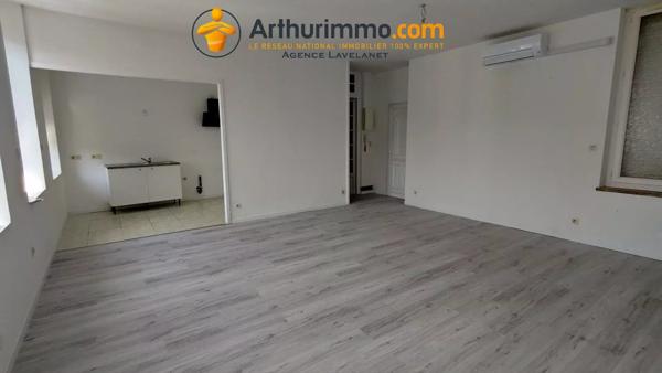 Vente                                                      Immeuble
                        
                     13 pièces                      300 m2                     à Lavelanet