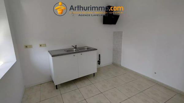 Vente                                                      Immeuble
                        
                     13 pièces                      300 m2                     à Lavelanet