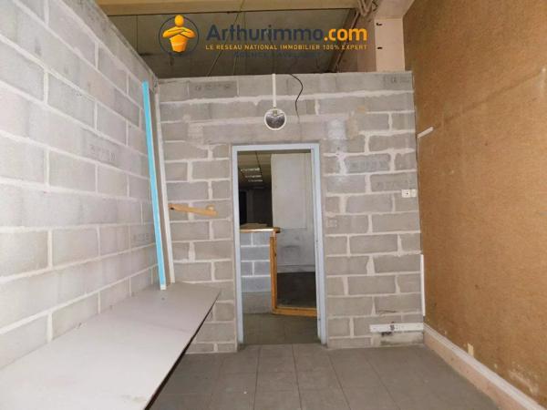 Vente                                                      Immeuble
                        
                     13 pièces                      300 m2                     à Lavelanet