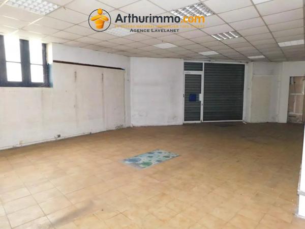 Vente                                                      Immeuble
                        
                     13 pièces                      300 m2                     à Lavelanet