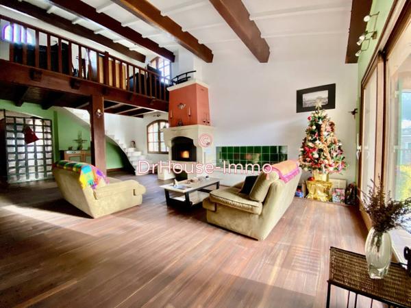 Maison à vendre 10 pièces de 300 m²