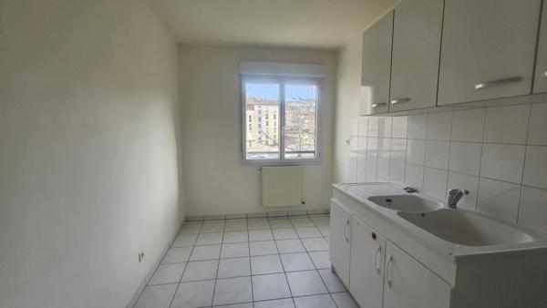Saint-Étienne (42100) Bel appartement T3 dans copropriété de qualité au cœur du quartier Tréfilerie avec grand balcon et garage