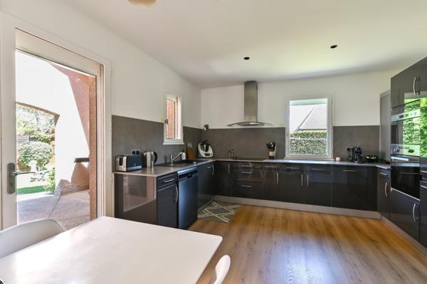 Maison à CRAPONNE, 69290 - 7 pièces 180m²