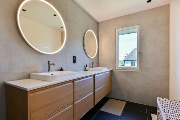 Maison à CRAPONNE, 69290 - 7 pièces 180m²