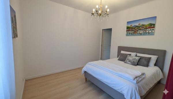 EN EXCLUSIVITE, sur le secteur de Toulon Ouest, charmante maison avec grand jardin exposée Sud Est.