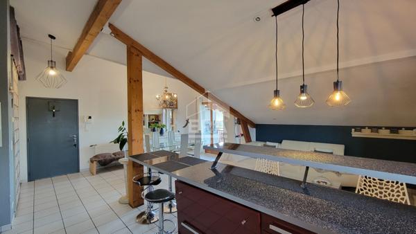 Appartement dernier étage 4 chambres + garage + places de parking