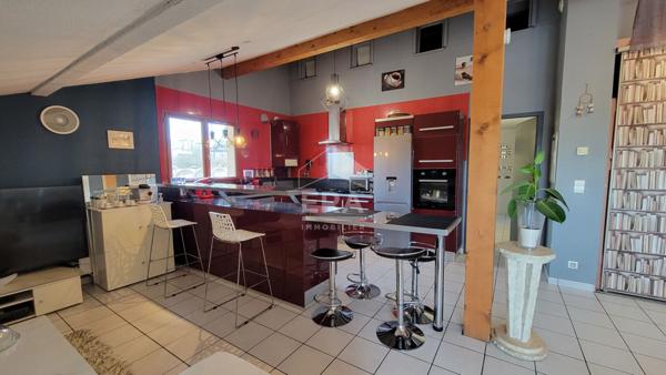 Appartement dernier étage 4 chambres + garage + places de parking