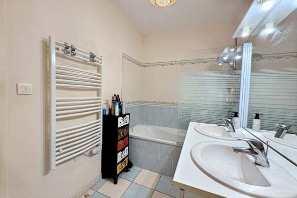 Maison 4 pièces - 87 m² Exclusivité efficity