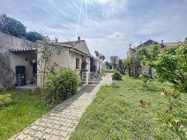 A VENDRE MARSEILLE 13014 BON SECOURS MAISON T5 TERRAIN GARAGE PISCINE DEPENDANCE STUDIO