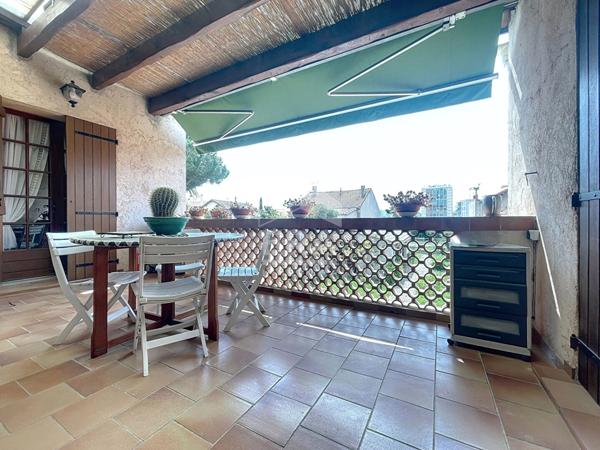 A VENDRE MARSEILLE 13014 BON SECOURS MAISON T5 TERRAIN GARAGE PISCINE DEPENDANCE STUDIO