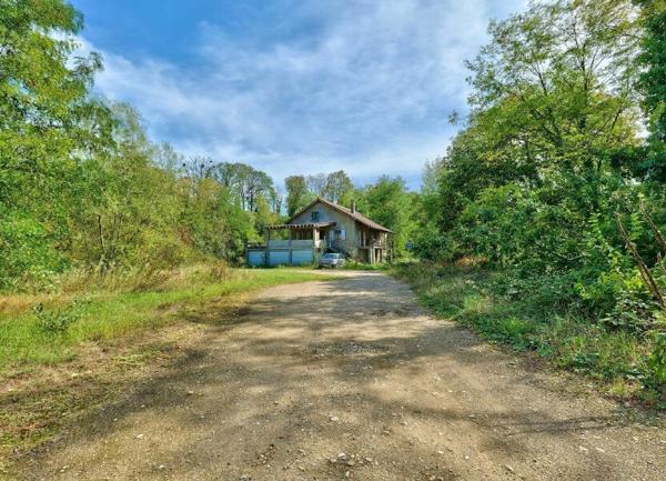 Maison à vendre    7 pièces • 215 m2 Neuville-sur-Saône