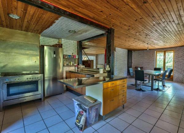 Maison à vendre    7 pièces • 215 m2 Neuville-sur-Saône