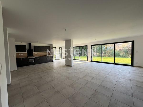 Maison Notre Dame de Bondeville / Le Houlme 5 pièce(s) 170 m2 - idéal famille - proche commerces - calme - proximités transports en commun - maison 4 chambre 170m² - Double garage - sans vis à vis