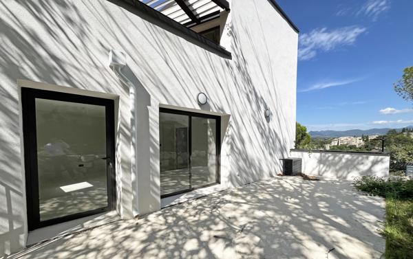 Vaison-la-Romaine (84110) Appartement 2 pièces entièrement rénové avec terrasse de 28 m2