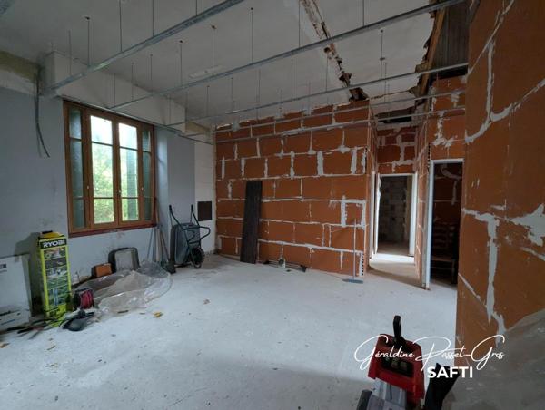 Ensemble immobilier avec un beau potentiel