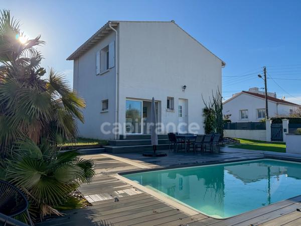 Maison à vendre 4 pièces ROYAN (17) - Piscine chauffée - Terrain de 375m²