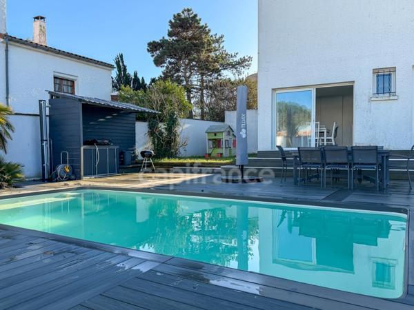 Maison à vendre 4 pièces ROYAN (17) - Piscine chauffée - Terrain de 375m²