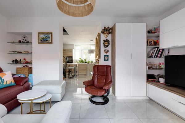 Triplex contemporain avec terrasse